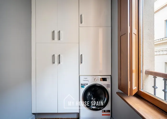 Aparthotel Myhousespain - Moros 41 3*