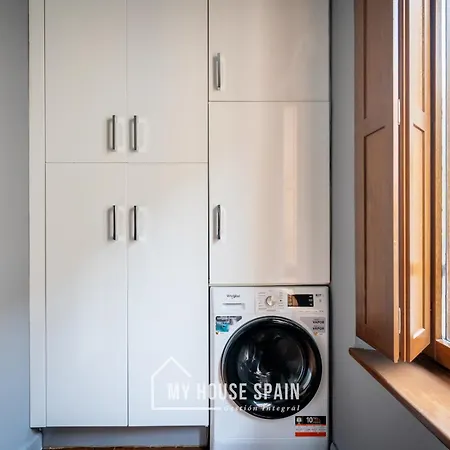 Apart-hotel Myhousespain - Moros 41 3*